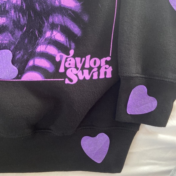 Taylor Swift I just wanna stay in that lavender haze crewneck sweatshirt - Picture 3 of 7